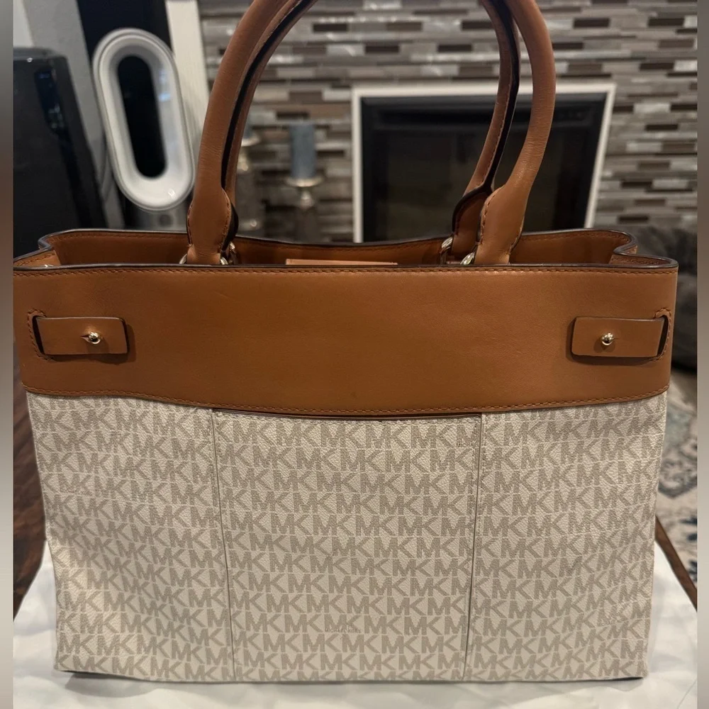 Michael Kors Large Gramercy Satchel (EUC)